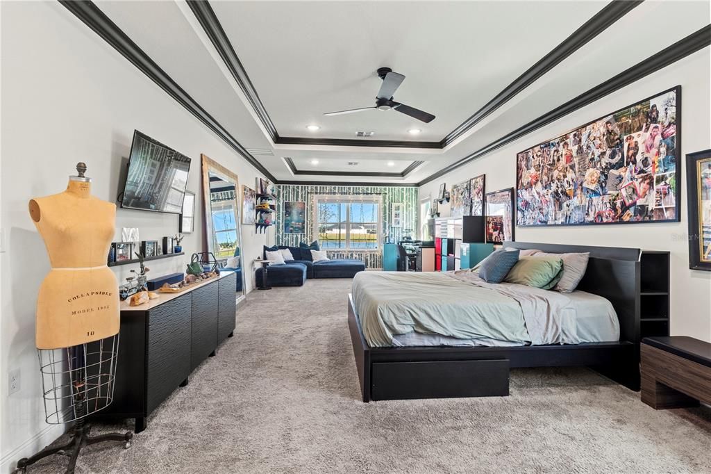 For Sale: $850,000 (4 beds, 3 baths, 3300 Square Feet)