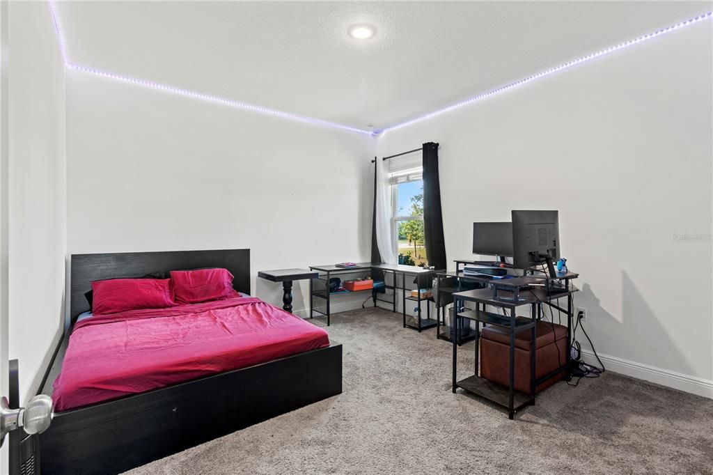 For Sale: $850,000 (4 beds, 3 baths, 3300 Square Feet)