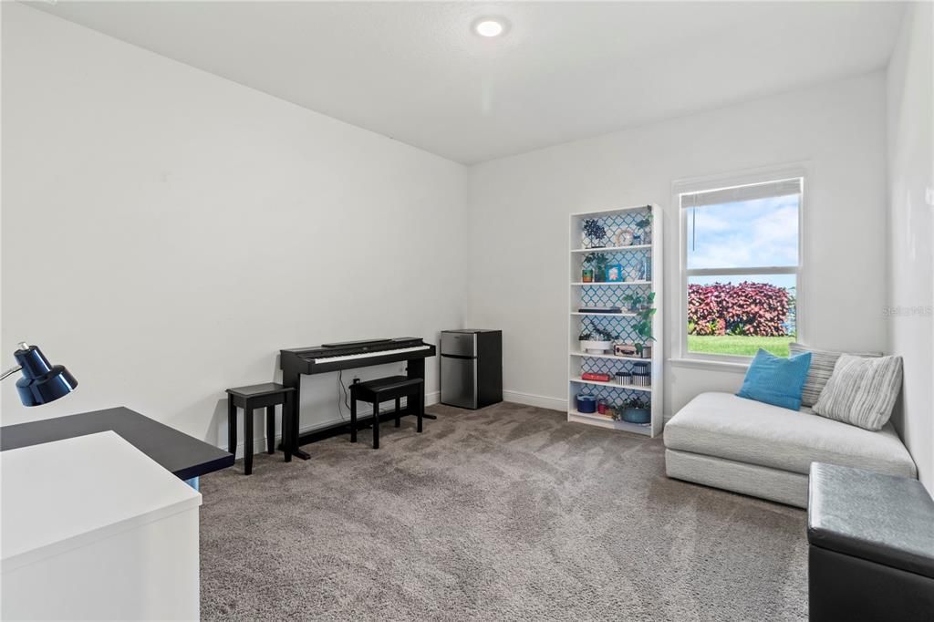 For Sale: $850,000 (4 beds, 3 baths, 3300 Square Feet)