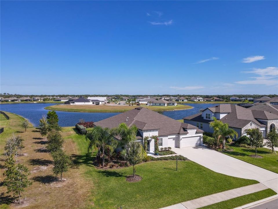 For Sale: $850,000 (4 beds, 3 baths, 3300 Square Feet)