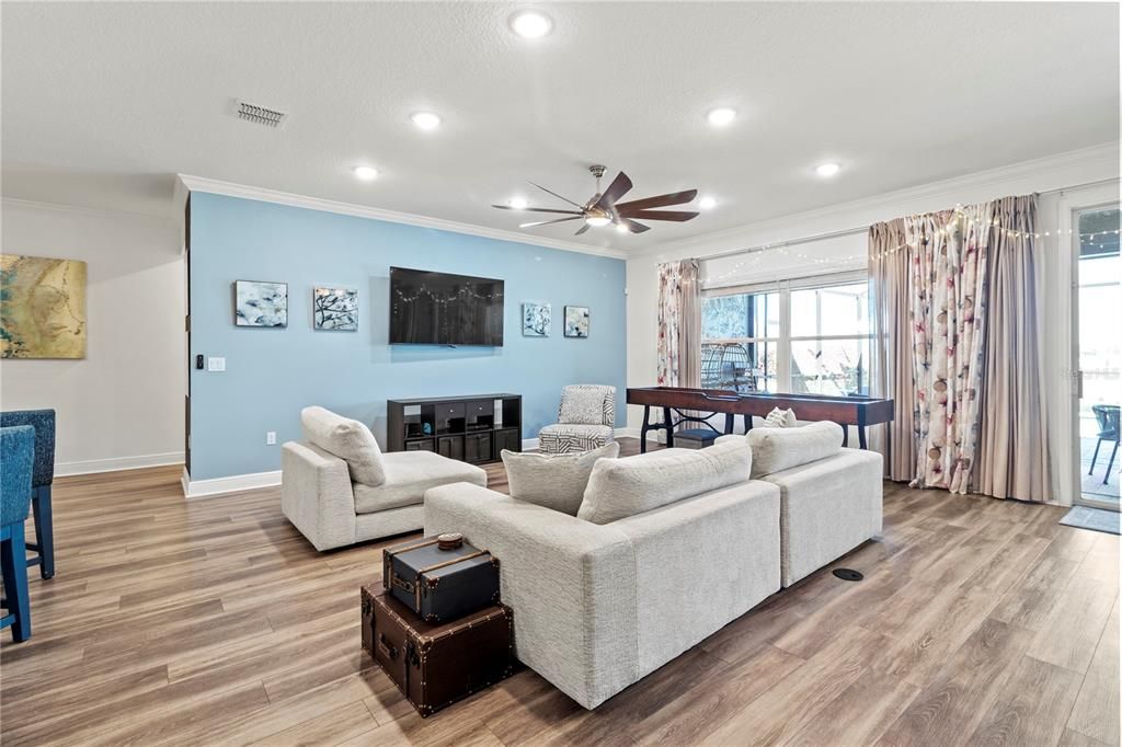 For Sale: $850,000 (4 beds, 3 baths, 3300 Square Feet)