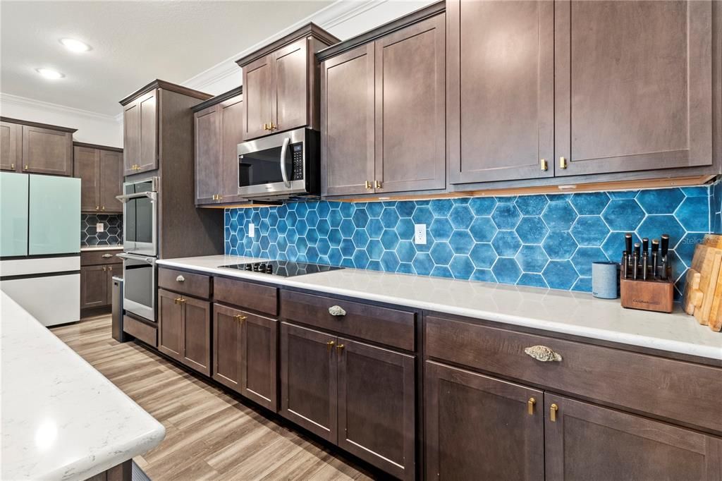 For Sale: $850,000 (4 beds, 3 baths, 3300 Square Feet)