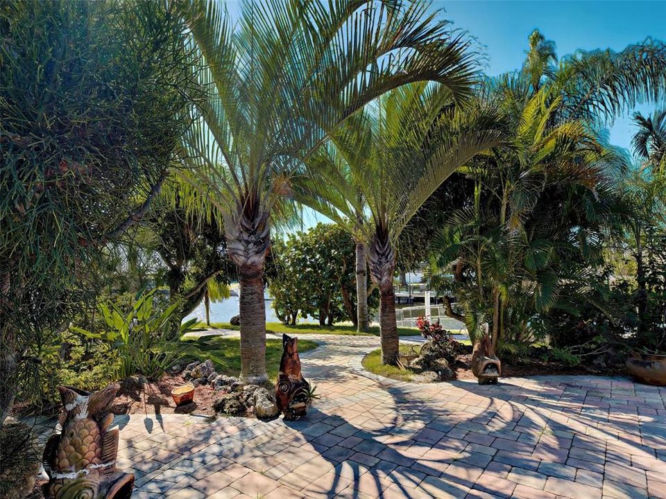 For Sale: $1,450,000 (4 beds, 3 baths, 3700 Square Feet)