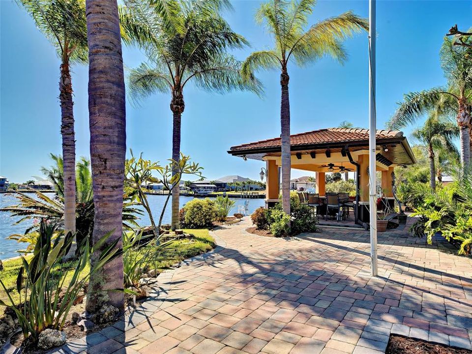 For Sale: $1,450,000 (4 beds, 3 baths, 3700 Square Feet)