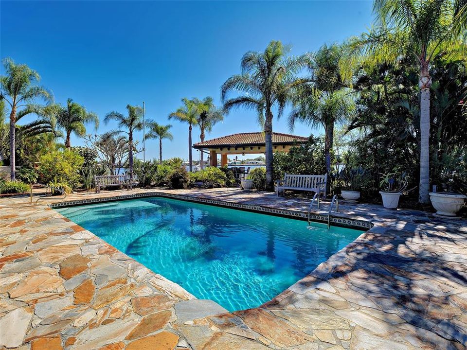 For Sale: $1,450,000 (4 beds, 3 baths, 3700 Square Feet)