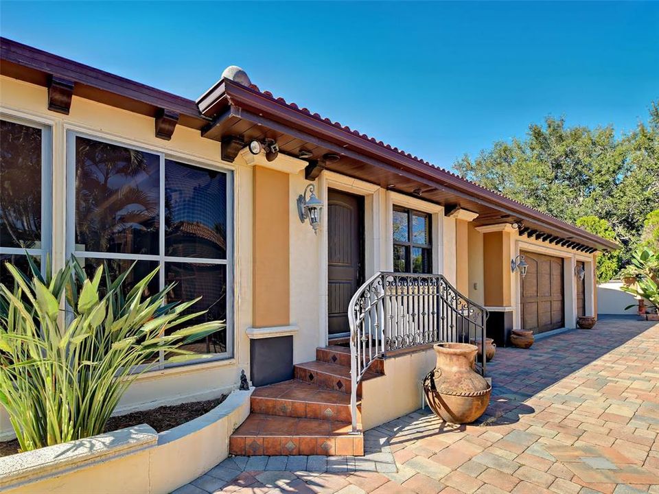 For Sale: $1,450,000 (4 beds, 3 baths, 3700 Square Feet)