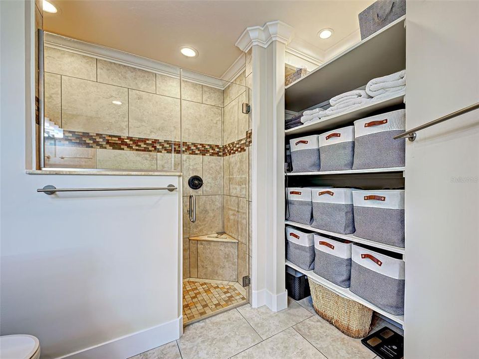 For Sale: $1,450,000 (4 beds, 3 baths, 3700 Square Feet)