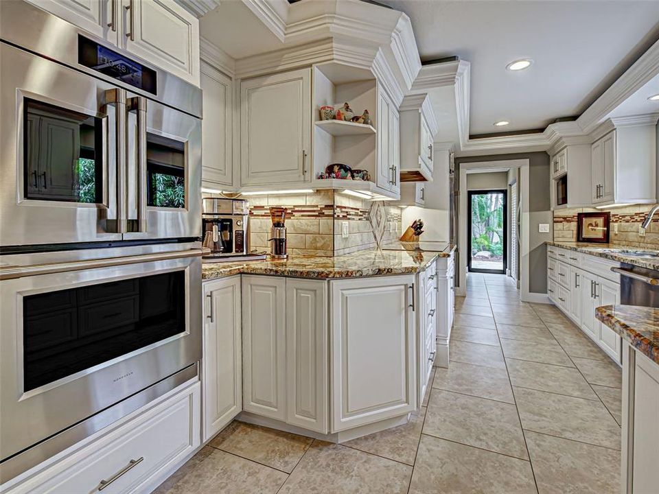 For Sale: $1,450,000 (4 beds, 3 baths, 3700 Square Feet)