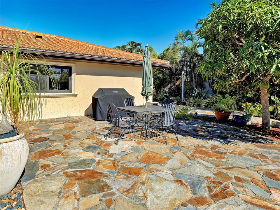 For Sale: $1,450,000 (4 beds, 3 baths, 3700 Square Feet)