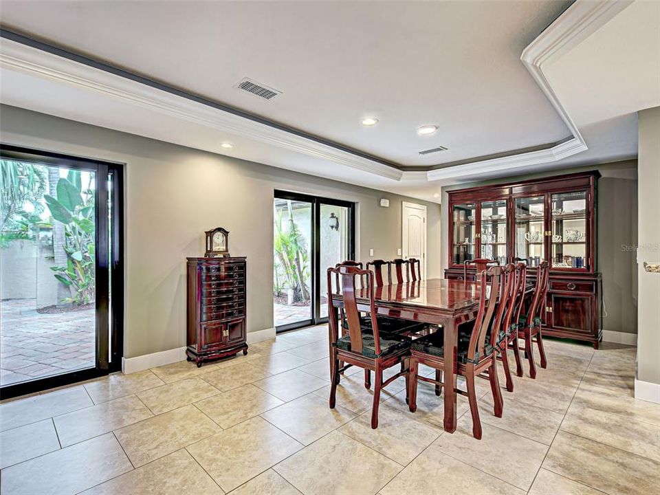 For Sale: $1,450,000 (4 beds, 3 baths, 3700 Square Feet)