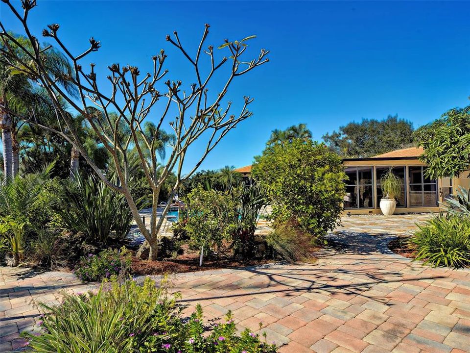 For Sale: $1,450,000 (4 beds, 3 baths, 3700 Square Feet)