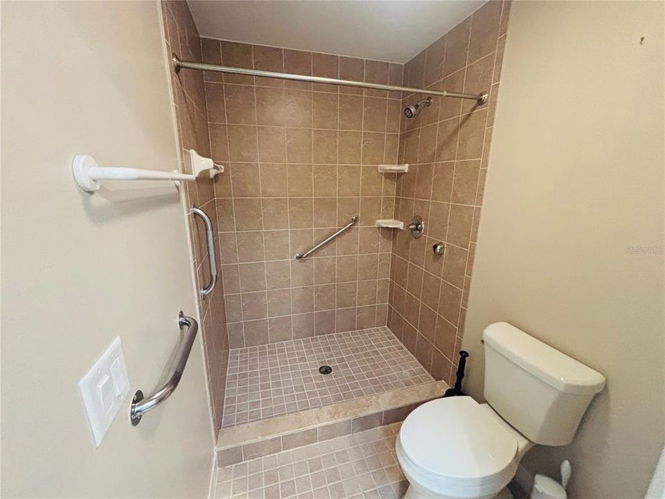 For Rent: $1,895 (3 beds, 2 baths, 1797 Square Feet)