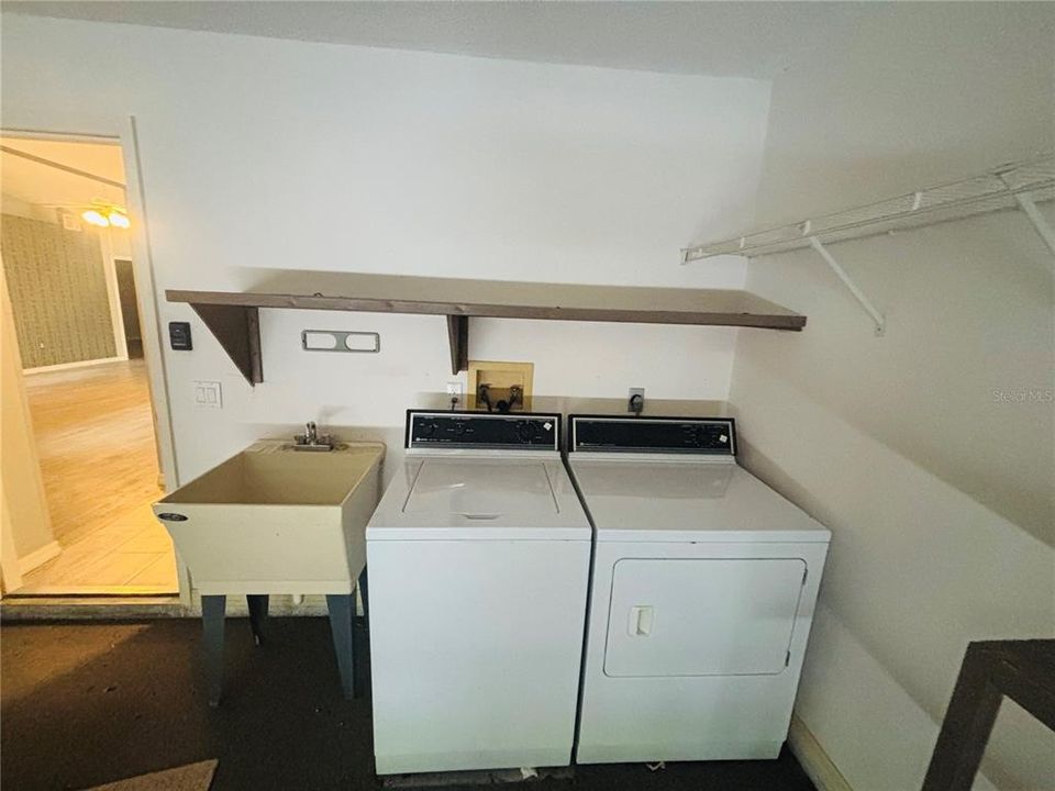 For Rent: $1,895 (3 beds, 2 baths, 1797 Square Feet)