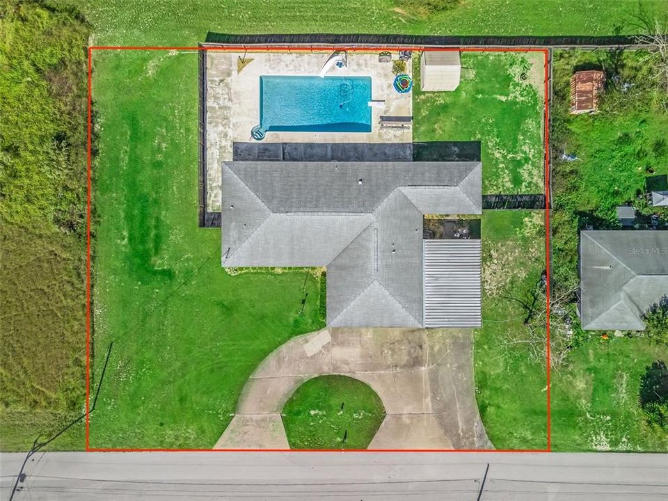 合同活跃: $275,000 (4 贝兹, 2 浴室, 2356 平方英尺)