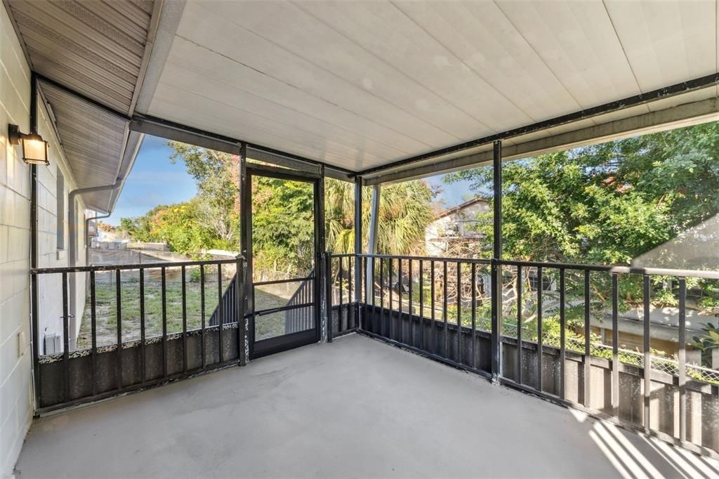 合同活跃: $285,000 (3 贝兹, 2 浴室, 1682 平方英尺)