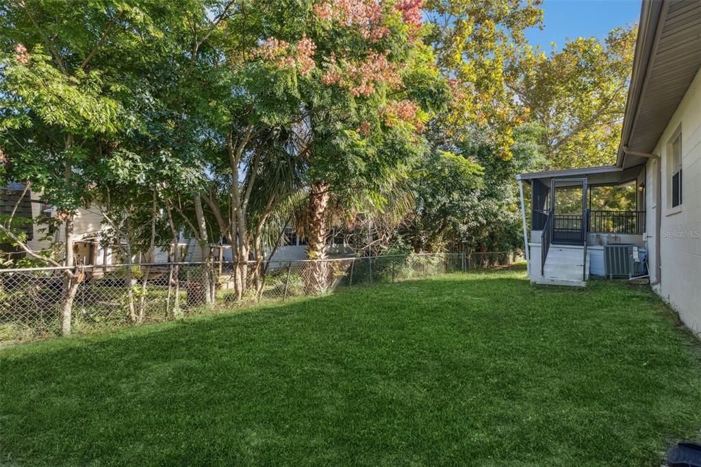 合同活跃: $285,000 (3 贝兹, 2 浴室, 1682 平方英尺)