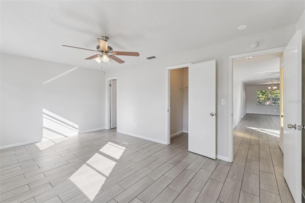 合同活跃: $285,000 (3 贝兹, 2 浴室, 1682 平方英尺)