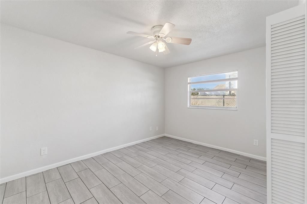 合同活跃: $285,000 (3 贝兹, 2 浴室, 1682 平方英尺)