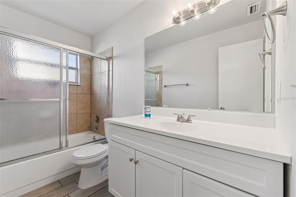 合同活跃: $285,000 (3 贝兹, 2 浴室, 1682 平方英尺)