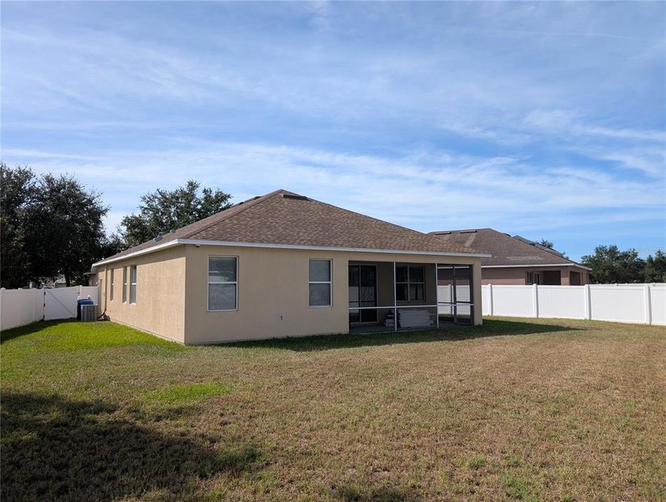 Active With Contract: $320,000 (3 beds, 2 baths, 2042 Square Feet)