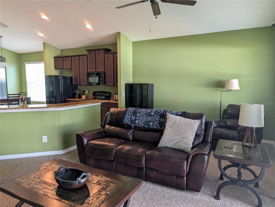 Active With Contract: $320,000 (3 beds, 2 baths, 2042 Square Feet)