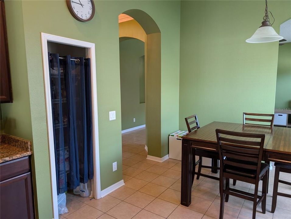 Active With Contract: $320,000 (3 beds, 2 baths, 2042 Square Feet)