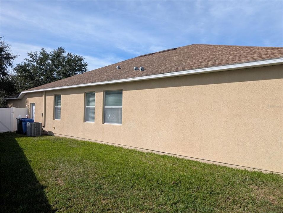 Active With Contract: $320,000 (3 beds, 2 baths, 2042 Square Feet)