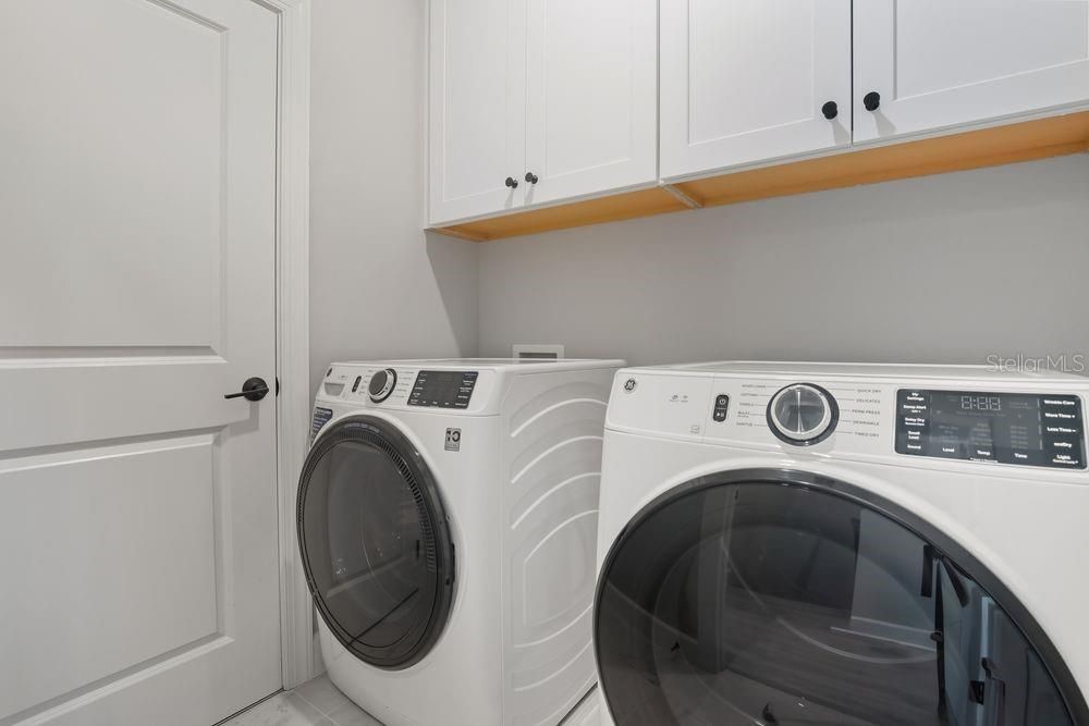 For Sale: $395,000 (4 beds, 3 baths, 1867 Square Feet)