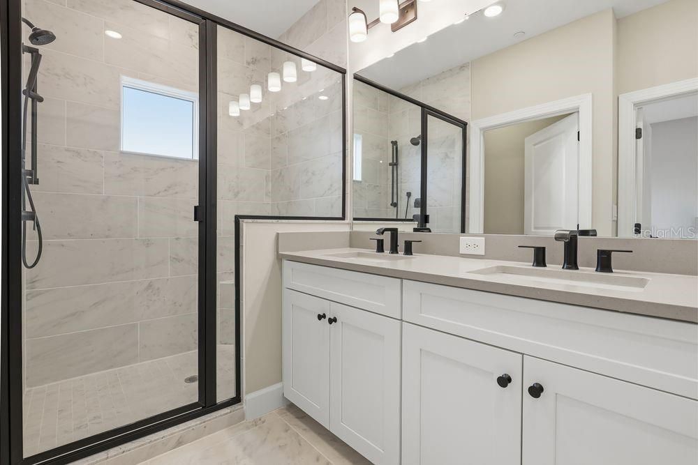 For Sale: $395,000 (4 beds, 3 baths, 1867 Square Feet)