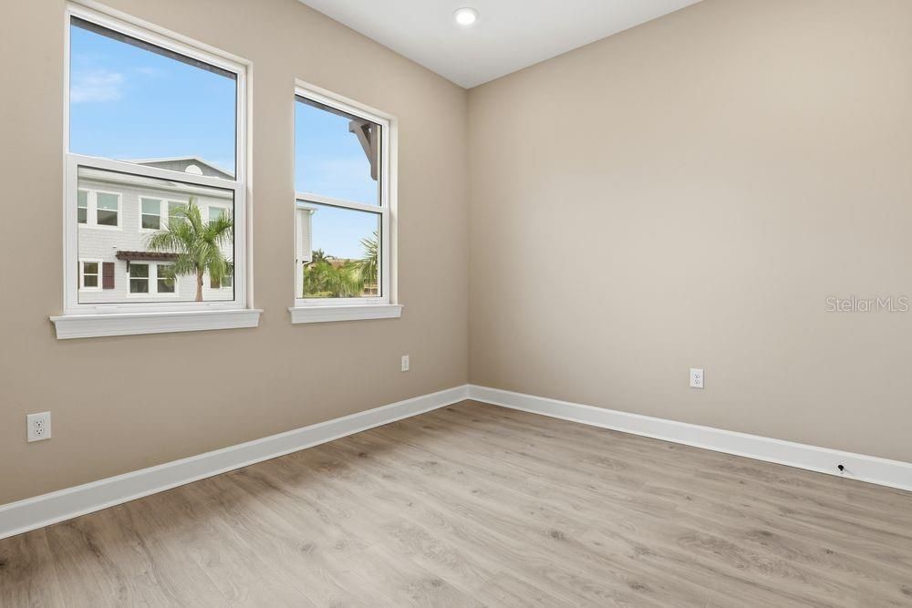 For Sale: $395,000 (4 beds, 3 baths, 1867 Square Feet)