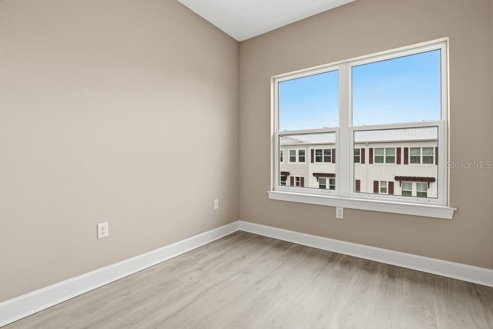 For Sale: $395,000 (4 beds, 3 baths, 1867 Square Feet)