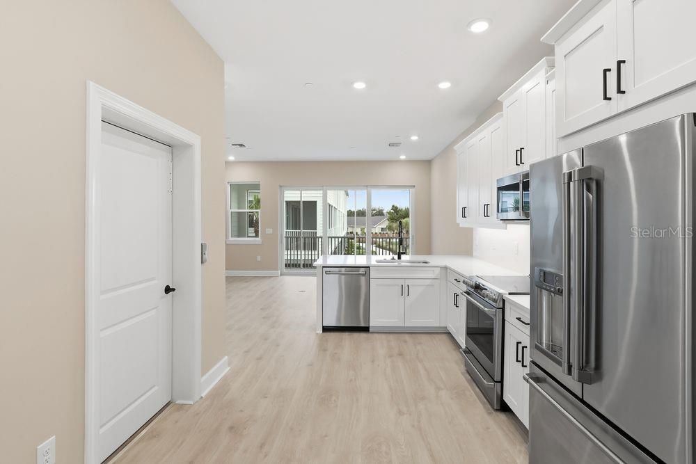 For Sale: $395,000 (4 beds, 3 baths, 1867 Square Feet)