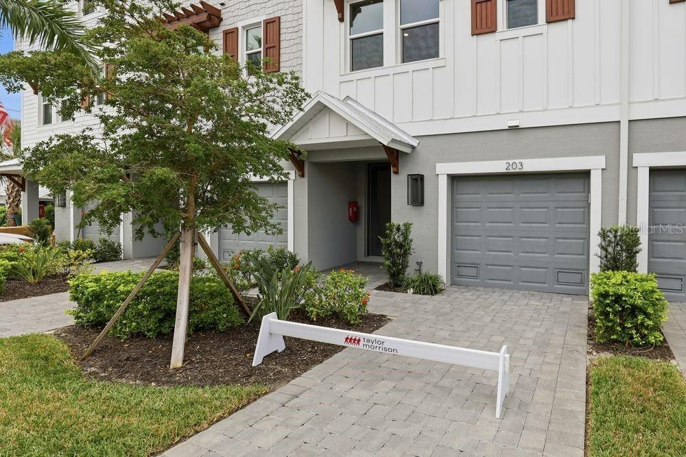 For Sale: $395,000 (4 beds, 3 baths, 1867 Square Feet)