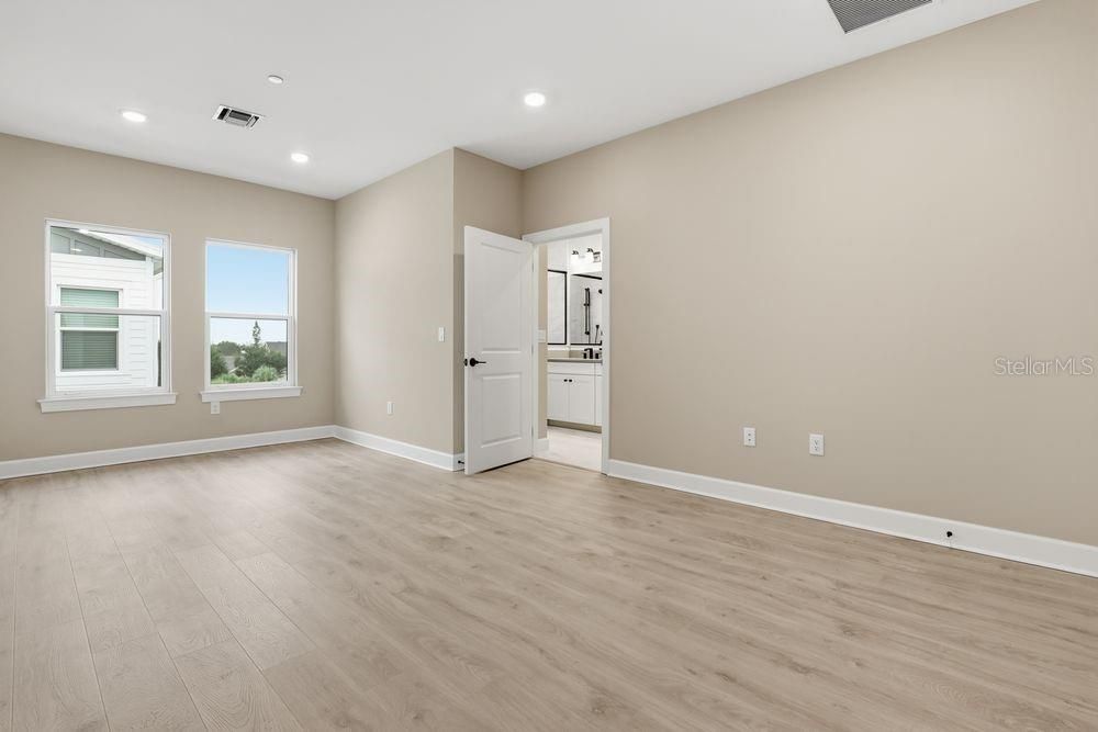 For Sale: $395,000 (4 beds, 3 baths, 1867 Square Feet)