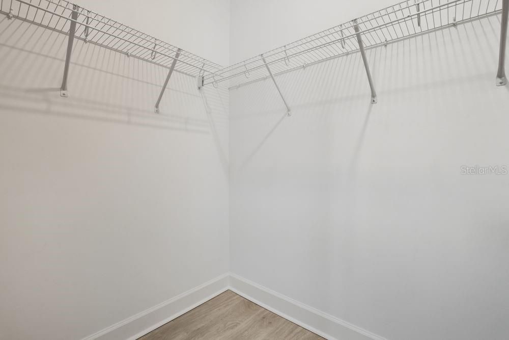 For Sale: $395,000 (4 beds, 3 baths, 1867 Square Feet)