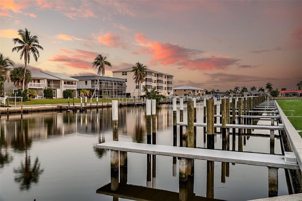 For Sale: $395,000 (4 beds, 3 baths, 1867 Square Feet)