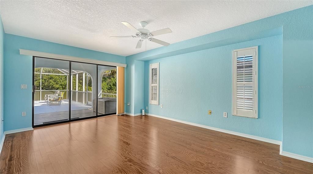 Под контрактом: $364,000 (3 спален, 2 ванн, 1871 Квадратных фут)