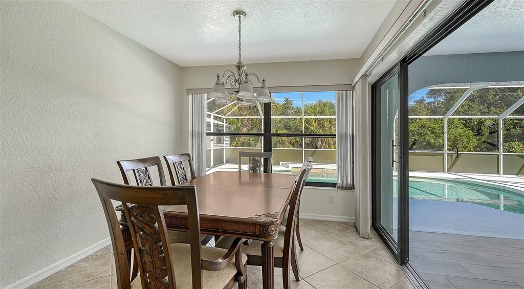 Под контрактом: $364,000 (3 спален, 2 ванн, 1871 Квадратных фут)