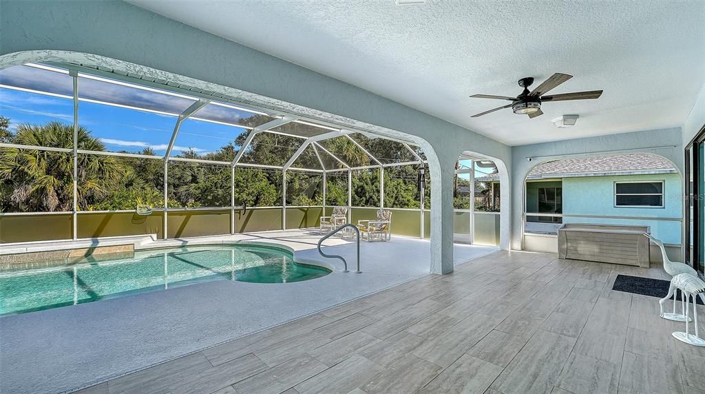 Под контрактом: $364,000 (3 спален, 2 ванн, 1871 Квадратных фут)