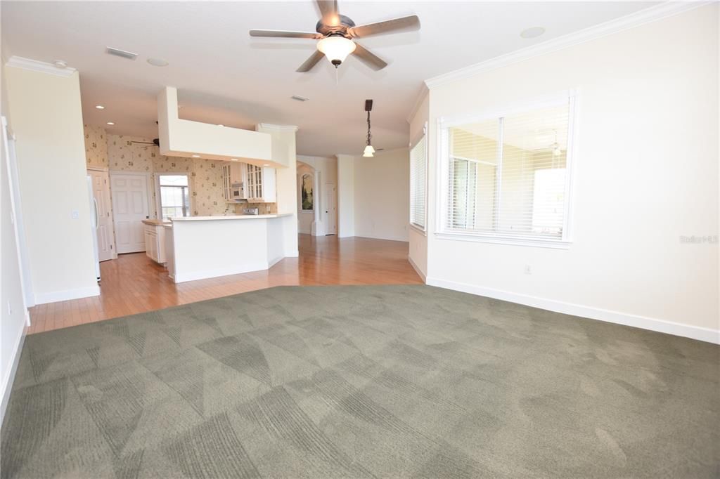 出租: $2,160 (3 贝兹, 2 浴室, 2115 平方英尺)