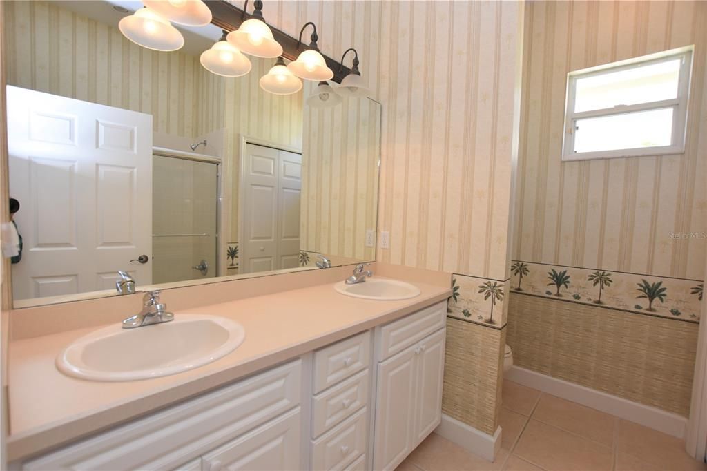 出租: $2,160 (3 贝兹, 2 浴室, 2115 平方英尺)