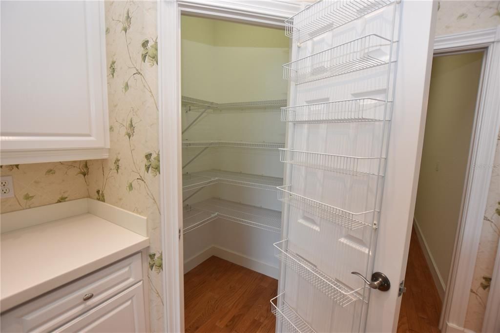 出租: $2,160 (3 贝兹, 2 浴室, 2115 平方英尺)