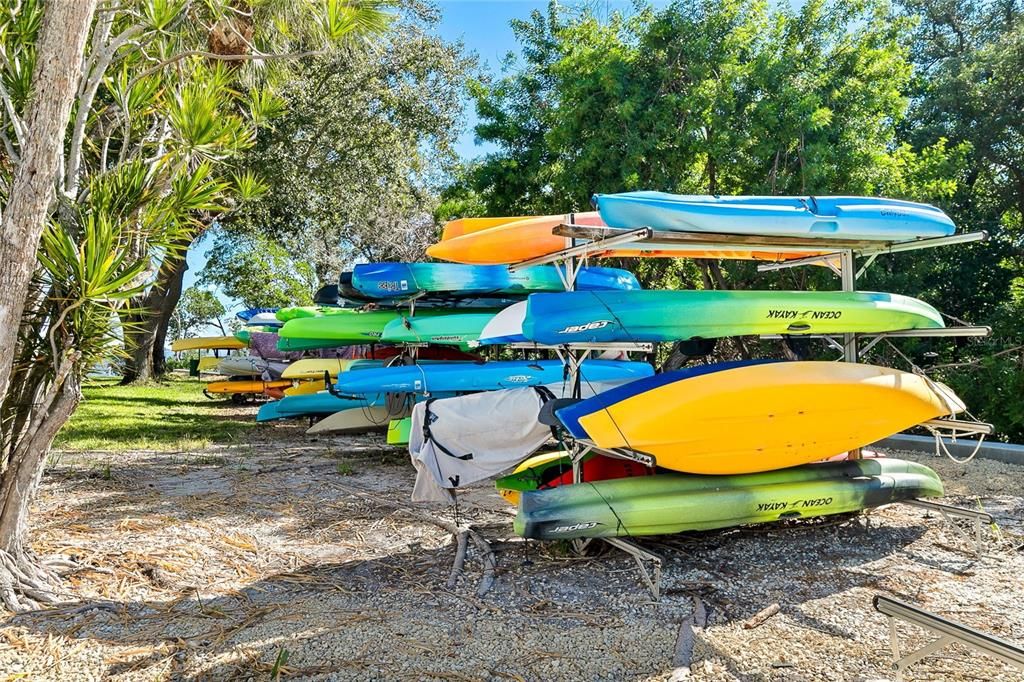 For Sale: $530,000 (2 beds, 1 baths, 1008 Square Feet)