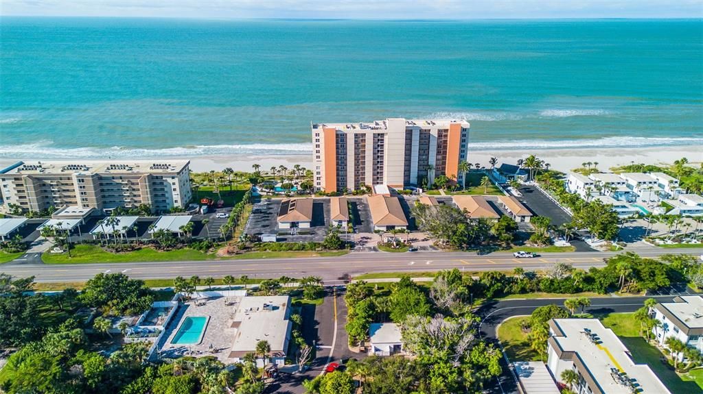 For Sale: $530,000 (2 beds, 1 baths, 1008 Square Feet)