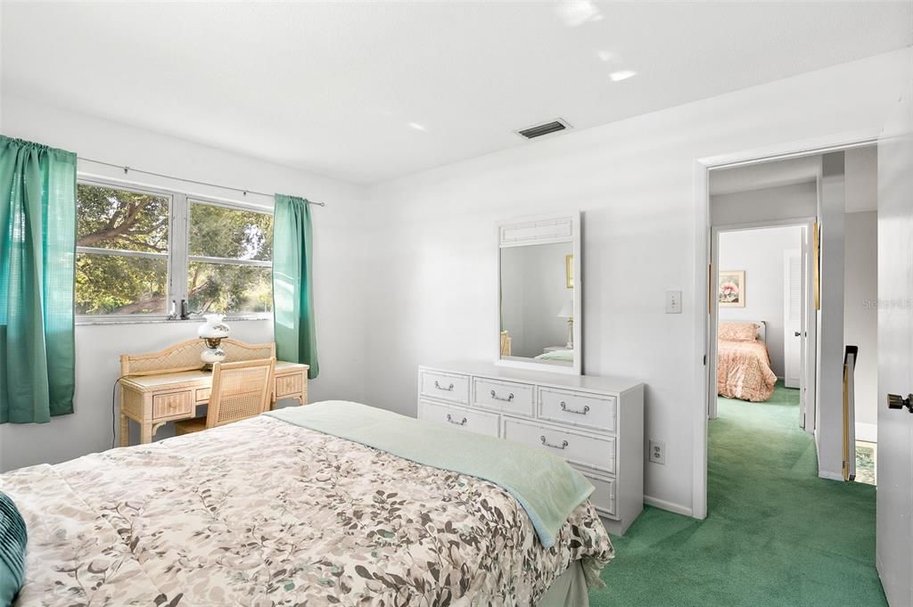 For Sale: $530,000 (2 beds, 1 baths, 1008 Square Feet)