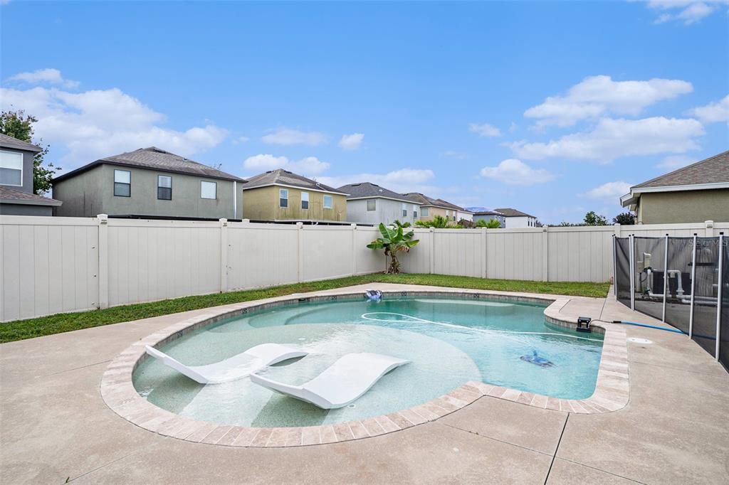 Под контрактом: $369,000 (3 спален, 2 ванн, 1840 Квадратных фут)