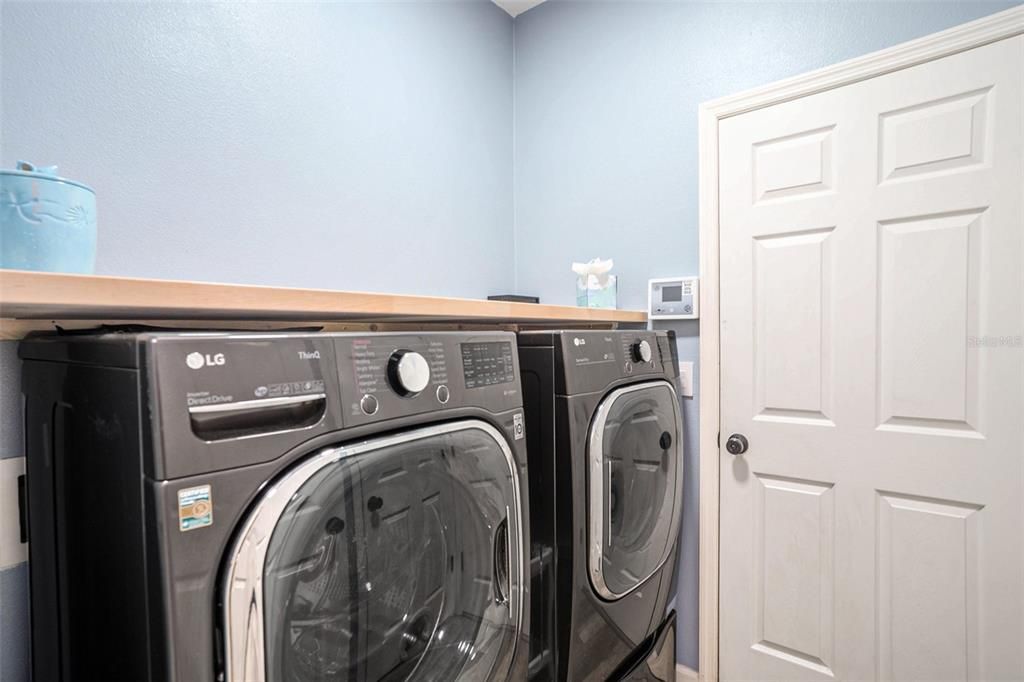 Под контрактом: $369,000 (3 спален, 2 ванн, 1840 Квадратных фут)