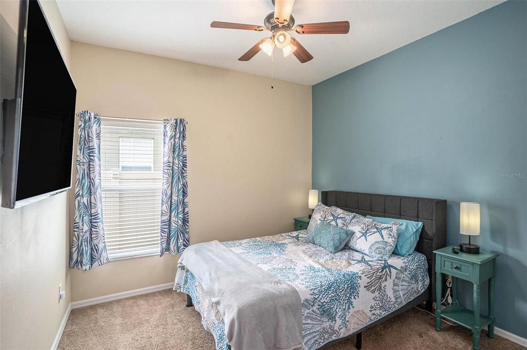 Под контрактом: $369,000 (3 спален, 2 ванн, 1840 Квадратных фут)