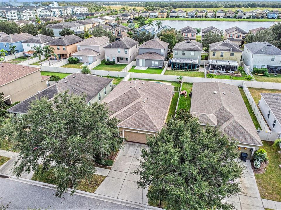 Под контрактом: $369,000 (3 спален, 2 ванн, 1840 Квадратных фут)