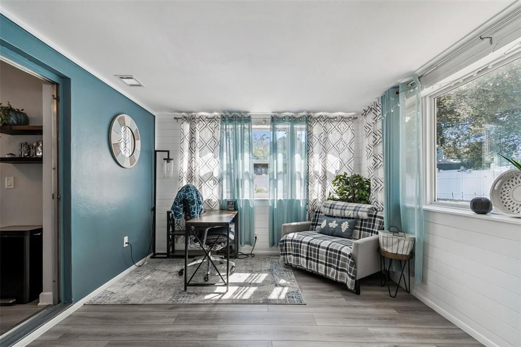 For Sale: $385,000 (2 beds, 2 baths, 1182 Square Feet)